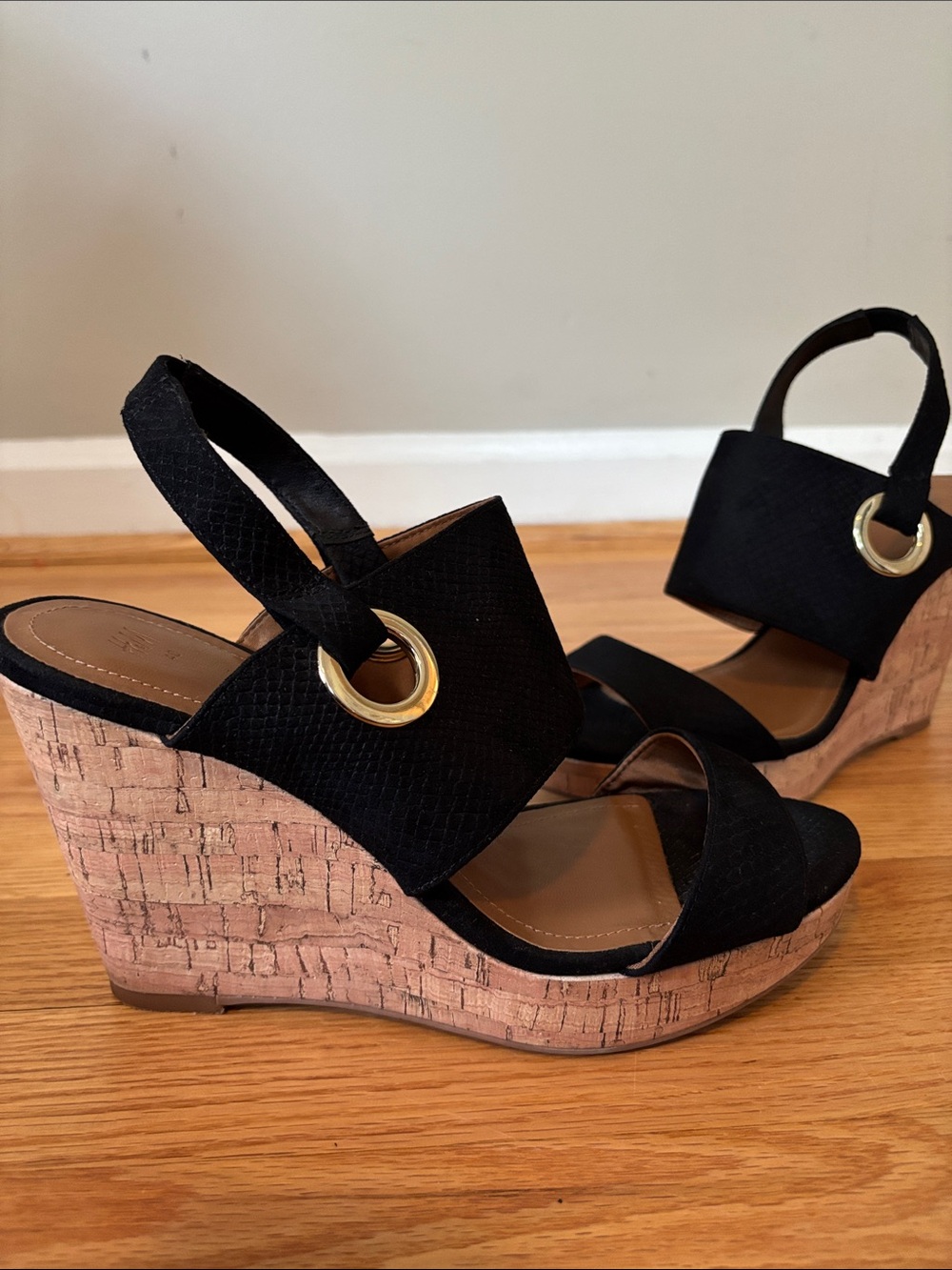 H&M Black Faux Snakeskin Cork Platform Wedge Sandals - Size 8.5